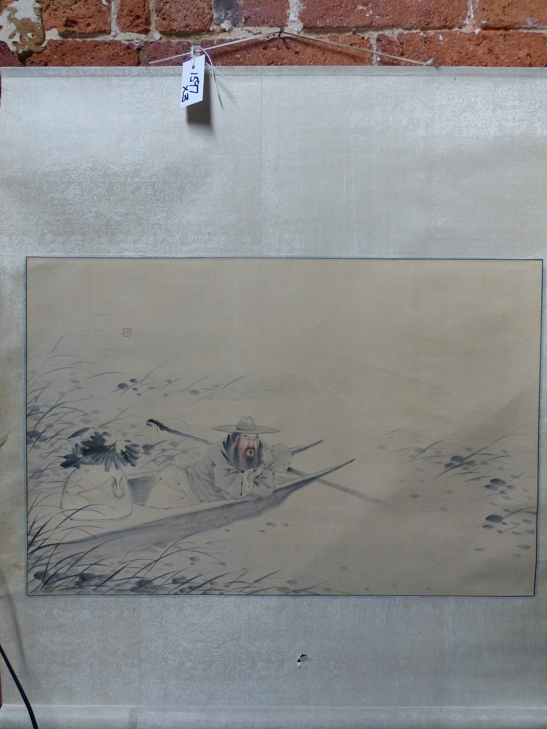 TWO CHINESE SCROLLS EACH OF SCHOLARS IN VARIOUS PURSUITS AND BOTH WITH SEAL SIGNATURE, INK WASH - Bild 2 aus 7
