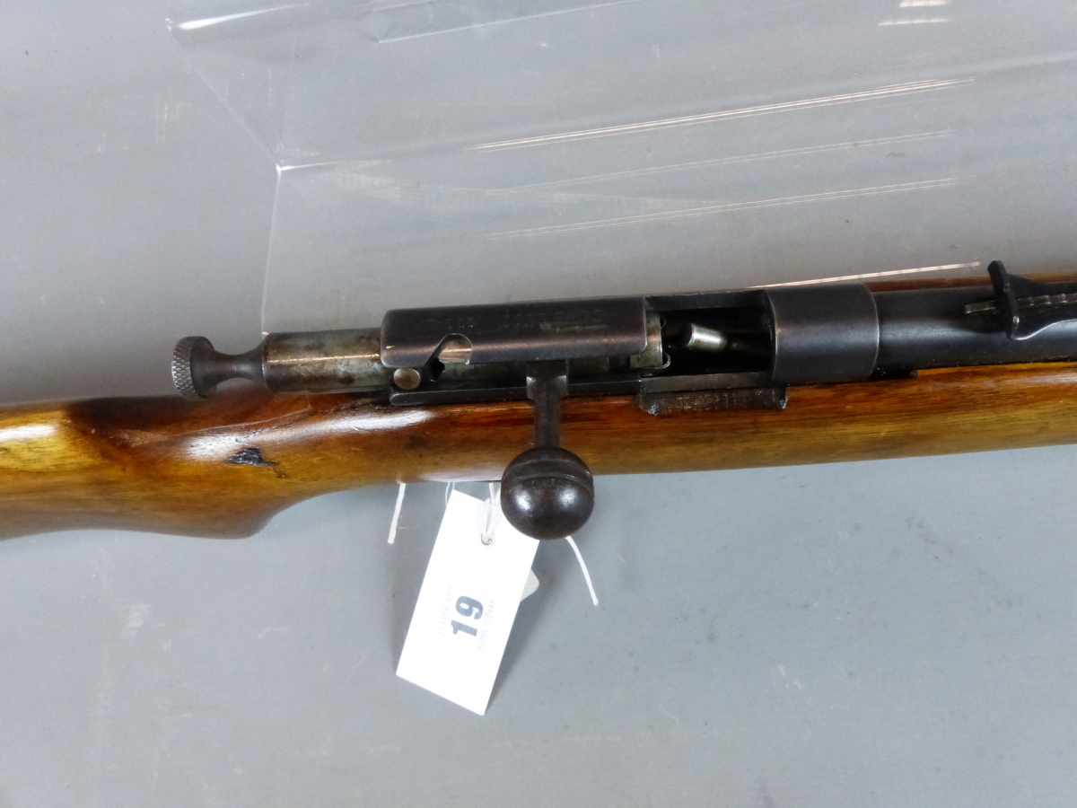 RIFLE. SURESHOT .22LR. BOLT ACTION. SERIAL NUMBER 10885. (ST.NO.3281). - Image 7 of 14