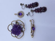 A SELECTION OF GEM SET JEWELLERY TO INCLUDE A 9ct GOLD HALLMARKED AMETHYST AND SEED PEARL CLUSTER