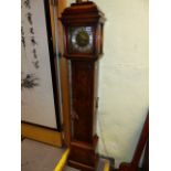 A GOOD QUALITY EARLY-MID 20th.C. GEORGIAN STYLE GRANMOTHER CLOCK WITH WEIGHT DRIVEN MOVEMENT