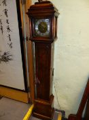 A GOOD QUALITY EARLY-MID 20th.C. GEORGIAN STYLE GRANMOTHER CLOCK WITH WEIGHT DRIVEN MOVEMENT