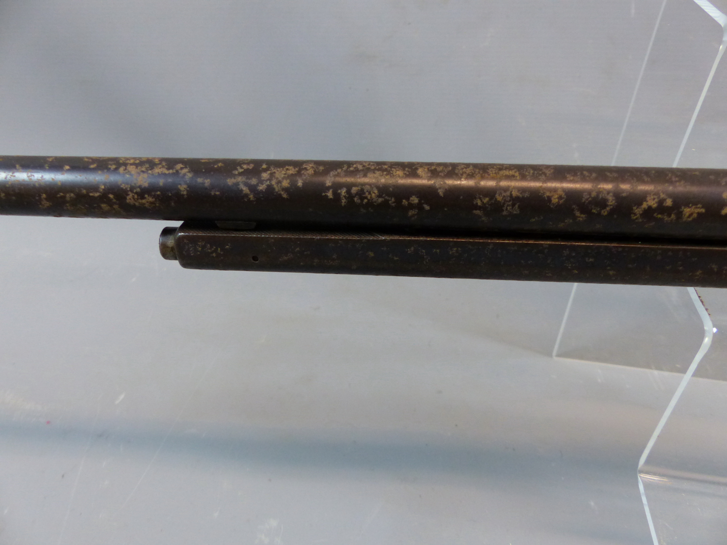 A VINTAGE UN-NAMED UNDERLEVER TAP LOADING AIR RIFLE SERIAL NUMBER S11845 ( NO CERTIFICATE - Image 11 of 15