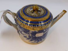 A CHINESE EXPORT BLUE AND WHITE DRUM FORM TEAPOT WITH INTERLACE HANDLES AND GILT HIIGHLIGHTS. H.