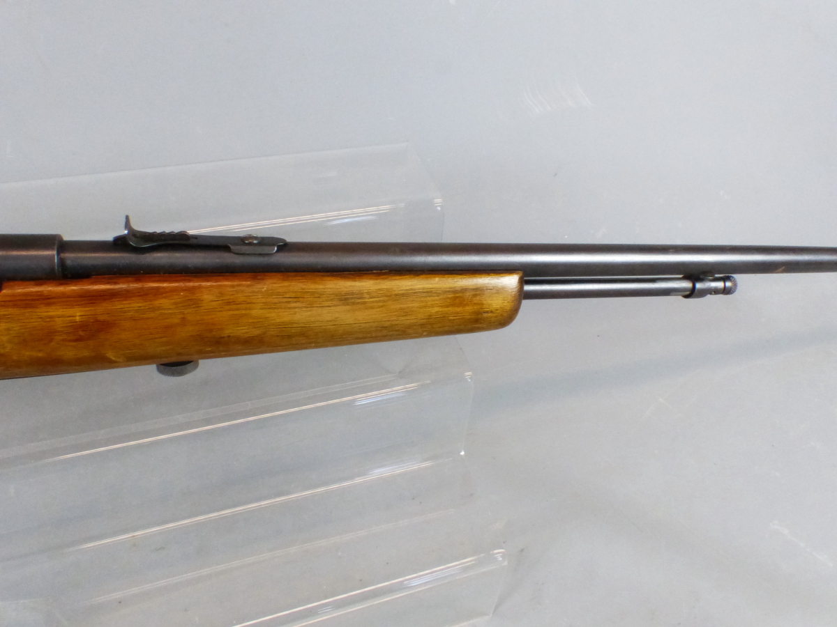 RIFLE. SURESHOT .22LR. BOLT ACTION. SERIAL NUMBER 10885. (ST.NO.3281). - Image 4 of 14