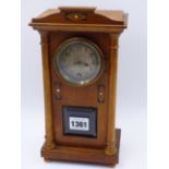 AN EARLY 20th.C.MANTLE CLOCK OF SECESSIONIST DESIGN, WALNUT CASE WITH INLAID GEOMETRIC MOTIFS. H.