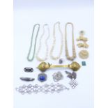 A QUANTITY OF EARLY 20th C. AND OTHER JEWELLERY TO INCLUDE A STRING OF JADE BEADS, AN IVORY BEADED