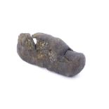 A ROMAN BRONZE FRAGMENT FROM A LARGE STATUE BEING A TOE. LENGTH APPROXIMATELY 10cms, 4".