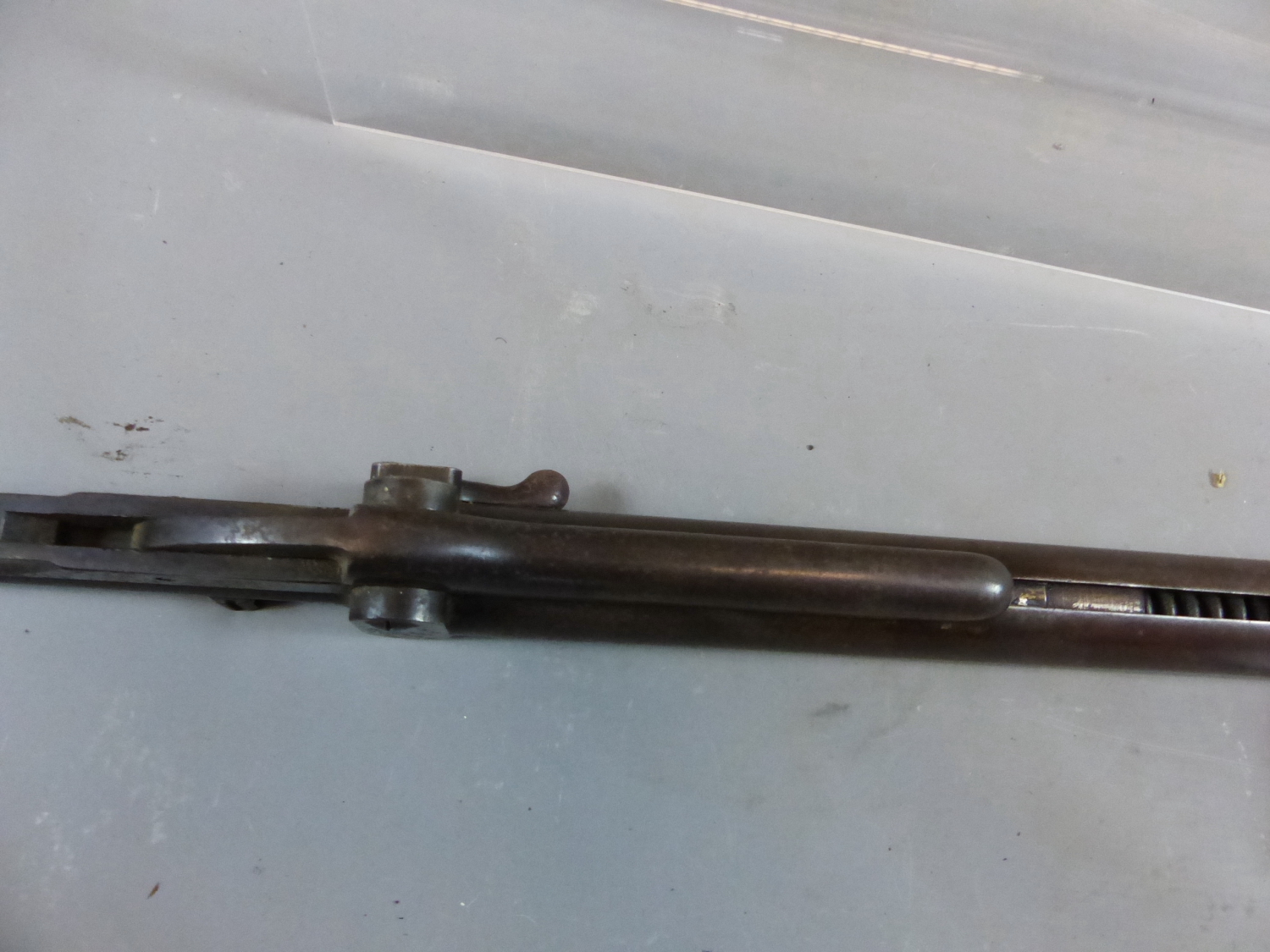 A VINTAGE UN-NAMED UNDERLEVER TAP LOADING AIR RIFLE SERIAL NUMBER S11845 ( NO CERTIFICATE - Image 15 of 15