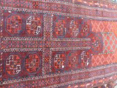 AN UNUSUAL ANTIQUE ERSARI PRAYER RUG. 175 x 104cms.