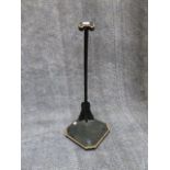 A JAPANESE KATANA SWORD STAND, BLACK LAQUERED WITH GILT HIGHLIGHTS.