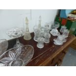 A QTY OF VARIOUS CUT GLASSWARE.