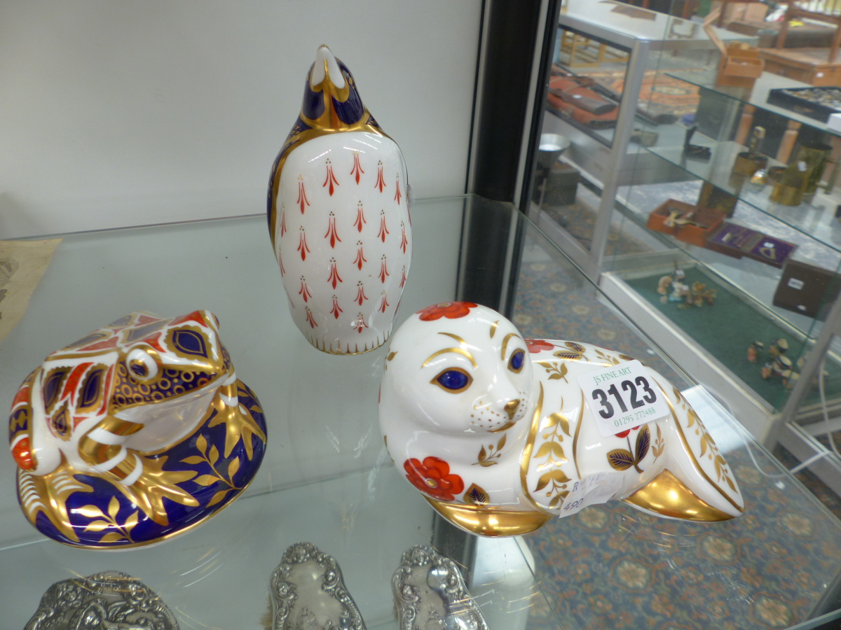 THREE ROYAL CROWN DERBY ANIMALS.