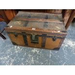 A VINTAGE TRAVEL TRUNK.