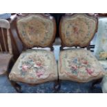 A PAIR OF 19th.C.FRENCH SHOW FRAME SIDE CHAIRS WITH TAPESTRY UPHOLSTERY.
