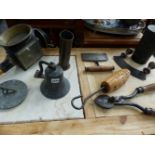 AN ANTIQUE COACH LAMP AND VARIOUS METALWARES.