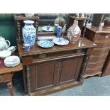 A VICTORIAN MAHOGANY CHIFFONIER.