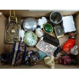 A MIXED SELECTION OF COLLECTABLES TO INCLUDE HALCYON DAYS BOX, MATCHBOX CASES ETC.