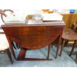 A 19th.C.MAHOGANY DROP LEAF SUPPER TABLE.