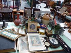 A GILT BRASS EASEL BACK FRAME AND A LARGE QTY OF OTHER METALWARES AND COLLECTABLES.