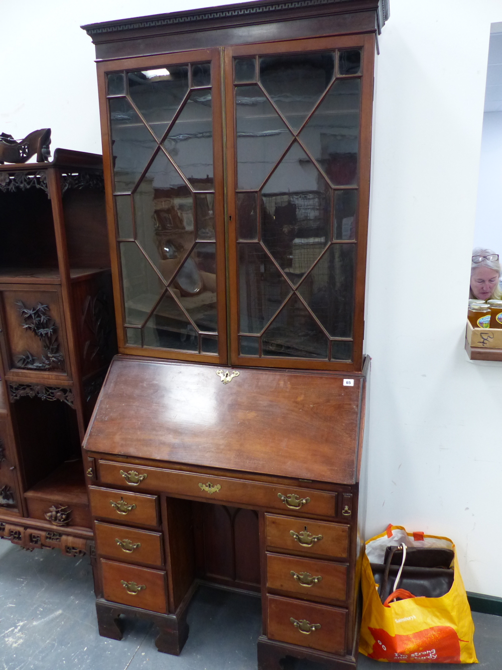 A GEO.III. MAHOGANY KNEEHOLE BUREAU DESK WITH BOOKCASE OVER.