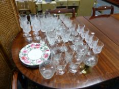 A QTY OF GLASSWARE.