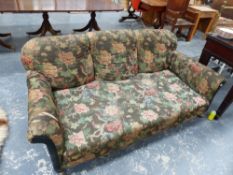 A LARGE EDWARDIAN DEEP SEAT SETTEE.