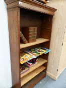 A SMALL EDWARDIAN BOOKCASE.