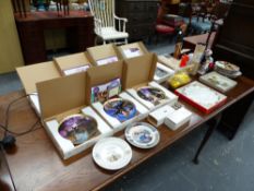 A QTY OF COLLECTOR'S PLATES.