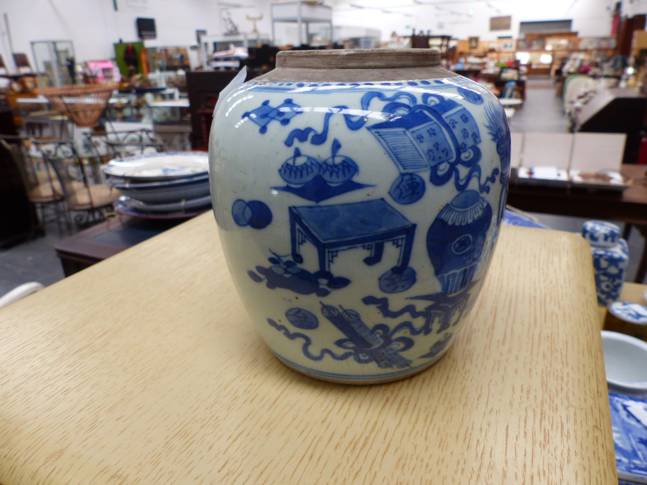 A QTY OF ORIENTAL AND OTHER BLUE AND WHITE CHINAWARES. - Image 3 of 33