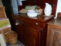 A VICTORIAN MAHOGANY CHIFFONIER.