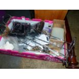 A QTY OF CHROME BATHROOM FITTINGS, NEW.