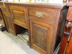 A LARGE VICTORIAN MAHOGANY SIDEBOARD.