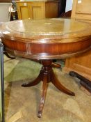 A MAHOGANY OCCASIONAL TABLE.