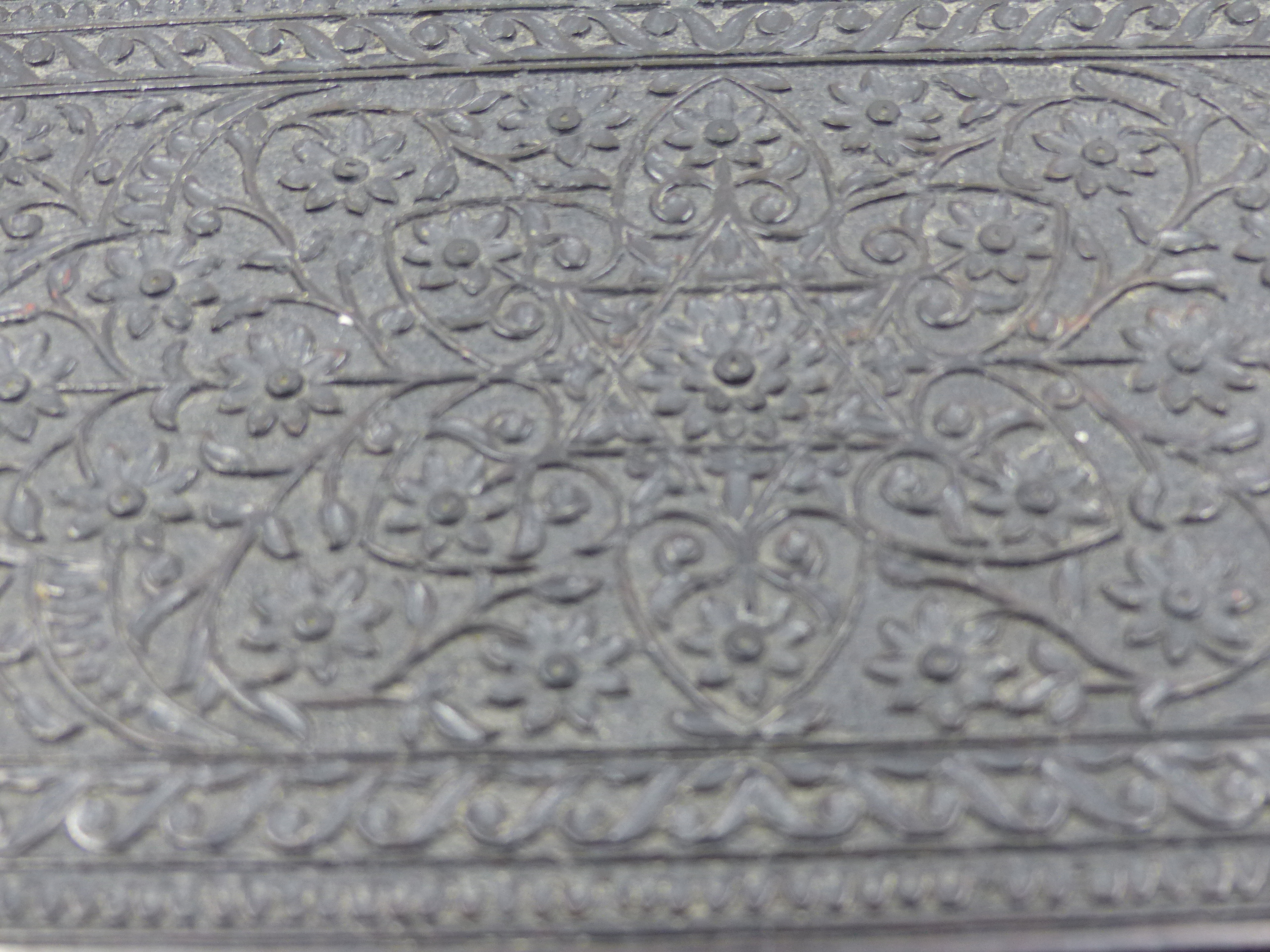 A CARVED INDO COLONIAL HARDWOOD LIFT TOP DRESSING CASE WITH OVERALL INTRICATE FOLIATE DECORATION, - Image 14 of 17