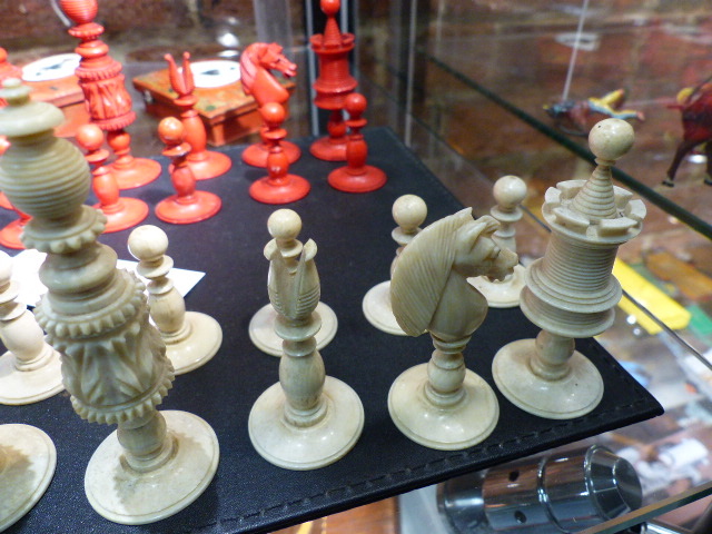 THREE ANTIQUE CARVED AND STAINED IVORY AND BONE BOARD GAME PIECES, TWO CHESS SETS AND A SET OF - Image 20 of 86