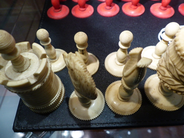 THREE ANTIQUE CARVED AND STAINED IVORY AND BONE BOARD GAME PIECES, TWO CHESS SETS AND A SET OF - Image 59 of 86