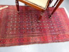 A PERSIAN BELOUCH RUG. 185x98cms.