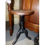 AN ANTIQUE CAST IRON INDUSTRIAL HEIGHT ADJUSTABLE STOOL.