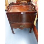 A GEORGIAN MAHOGANY TRAY TOP NIGHTSTAND. W.55 x H.79cms.