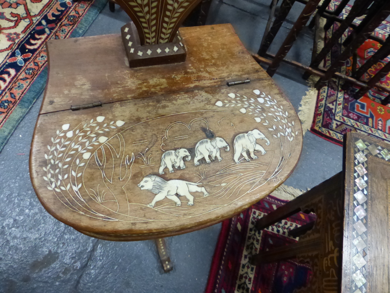 AN INDO PERSIAN INLAID HARDWOOD DRESSING MIRROR ON STAND, ALL OVER BANDED DECORATION WITH ANIMAL AND - Image 11 of 25