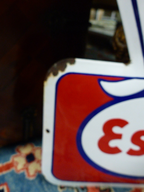 AN UNUSUAL SHAPED ESSO ENAMEL ADVERTISING SIGN 80 CM HIGH - Bild 4 aus 7