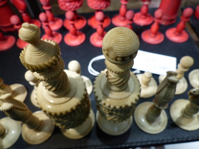 THREE ANTIQUE CARVED AND STAINED IVORY AND BONE BOARD GAME PIECES, TWO CHESS SETS AND A SET OF - Image 57 of 86