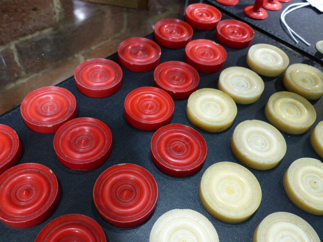 THREE ANTIQUE CARVED AND STAINED IVORY AND BONE BOARD GAME PIECES, TWO CHESS SETS AND A SET OF - Image 63 of 86