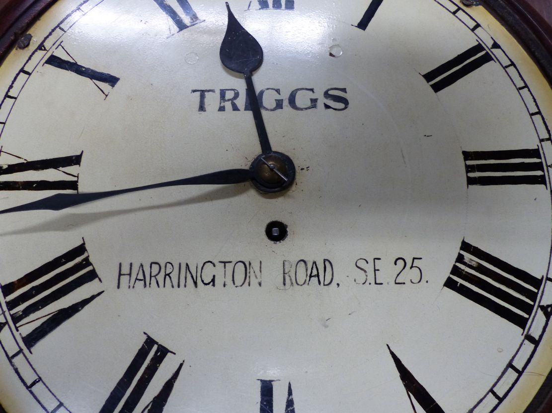 AN EARLY 19th.C.MAHOGANY CASED ROUND DIAL WALL CLOCK WITH SINGLE FUSEE MOVEMENT, THE DIAL SIGNED - Image 4 of 29
