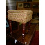 AN EARLY VICTORIAN MAHOGANY STOOL WITH TURNED LEGS W.36cms.