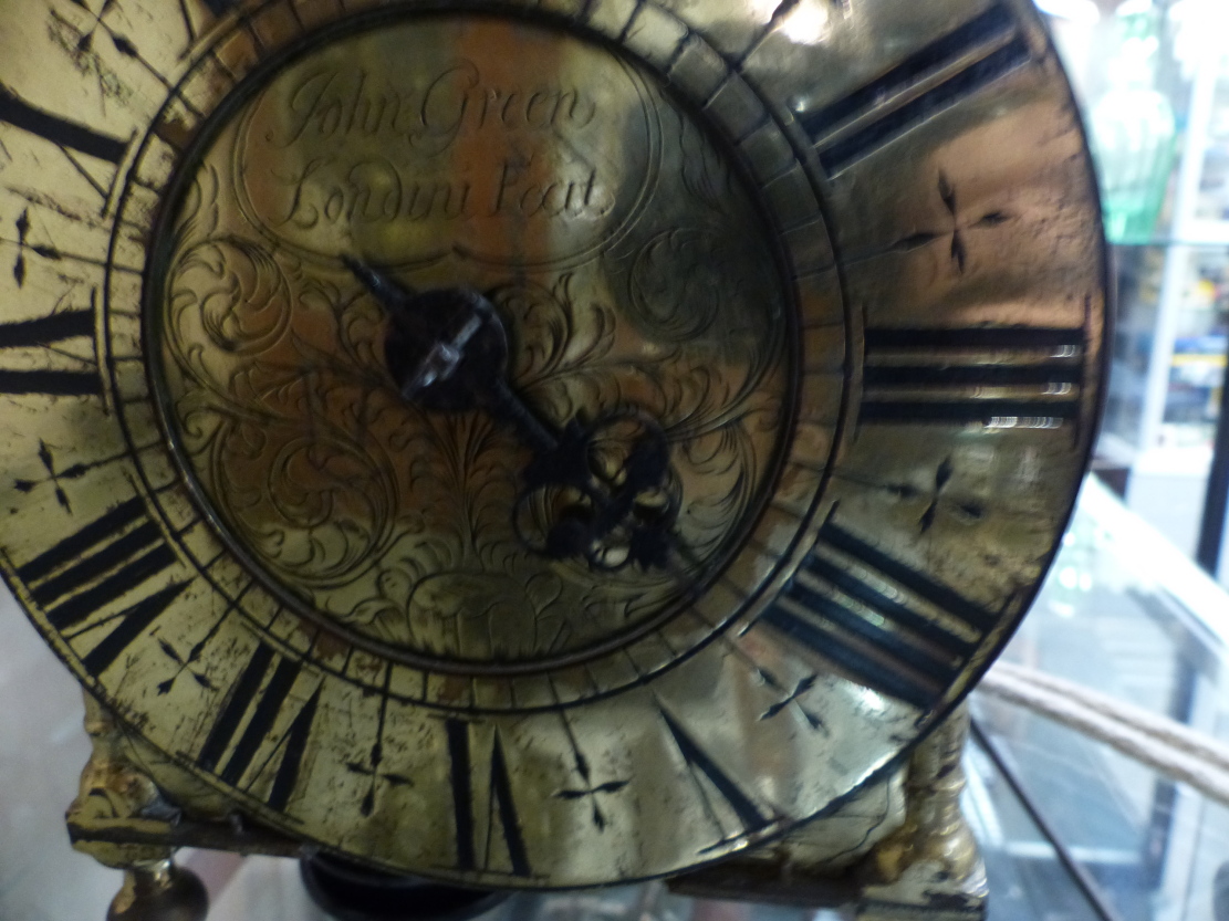 AN EARLY LANTERN CLOCK IN BRASS FRAME CASE. 6.5" DIAL SIGNED JOHN GREEN FECIT, LONDON MOUNTED ON - Image 32 of 40