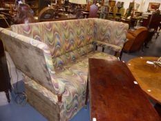 A LATE 19th.C.KNOWLE SETTEE . W.170cms. (APPROX.)