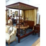 A GOOD QUALITY GEORGIAN STYLE MAHOGANY FOUR POSTER BED. INSIDE WIDTH 138cms. (4' 6")