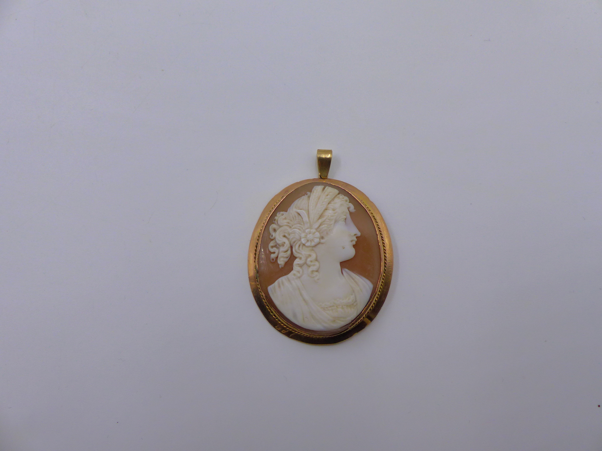 A VICTORIAN RAISED RELIEF LAVA CAMEO OF A FIGURAL SCENE SET IN A 9ct. STAMPED BROOCH AND PENDANT - Image 9 of 13