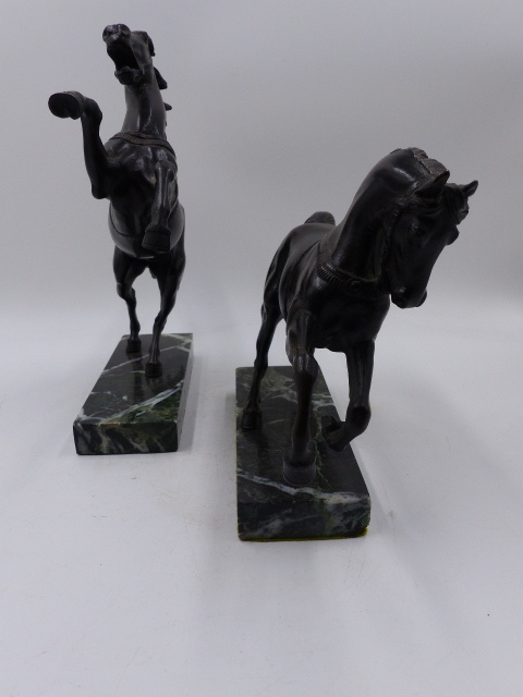 TWO ITALIAN GRAND TOUR BRONZE FIGURES OF PRANCING HORSES ON LATER MARBLE BASES. OVERALL H.24cms - Bild 5 aus 31